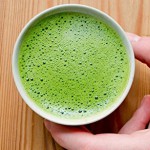 Matcha Grüner Tee Pulver aus Japan - 100g im Zip-Beutel - Für Grüntee Latte, Smoothies, Backen. Vegan. - 0,14/Portion