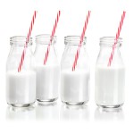 Simplicity Set aus 4  Milchflaschen mit Strohhalmen im Retro-Look